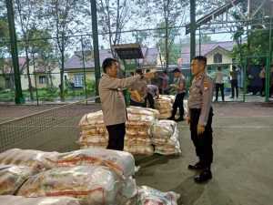 Baharkam Polri Distribusikan 35 Ton Beras Kepada Polda Banten untuk Warga