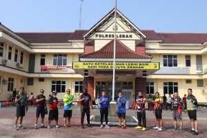 Berjarak 50 km, Kapolda Banten Bersepeda Dari Rumah Dinas Ke Polres Lebak