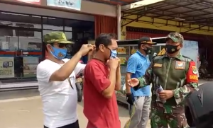 Sidak Warga Tak Pakai Masker, Pemdes Telaga Murni Berikan Edukasi Juga Sanksi