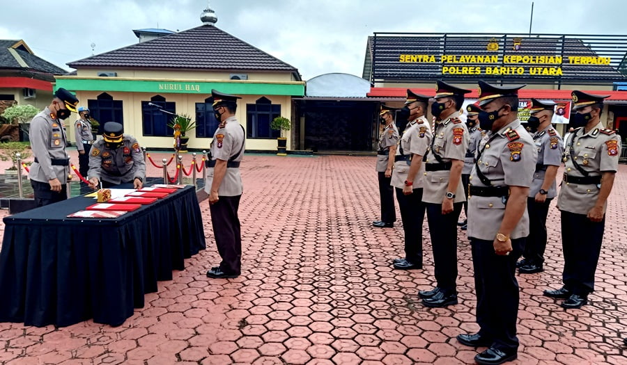 Waka Polres Barut dan Sejumlah Kasat Laksanakan Sertijab 1 IMG 20220221 WA0189