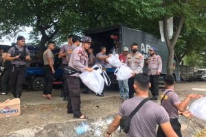 Ditpolairud Polda Banten Distribusikan Paket Sembako di Pulau Panjang 1 IMG 20220321 174027
