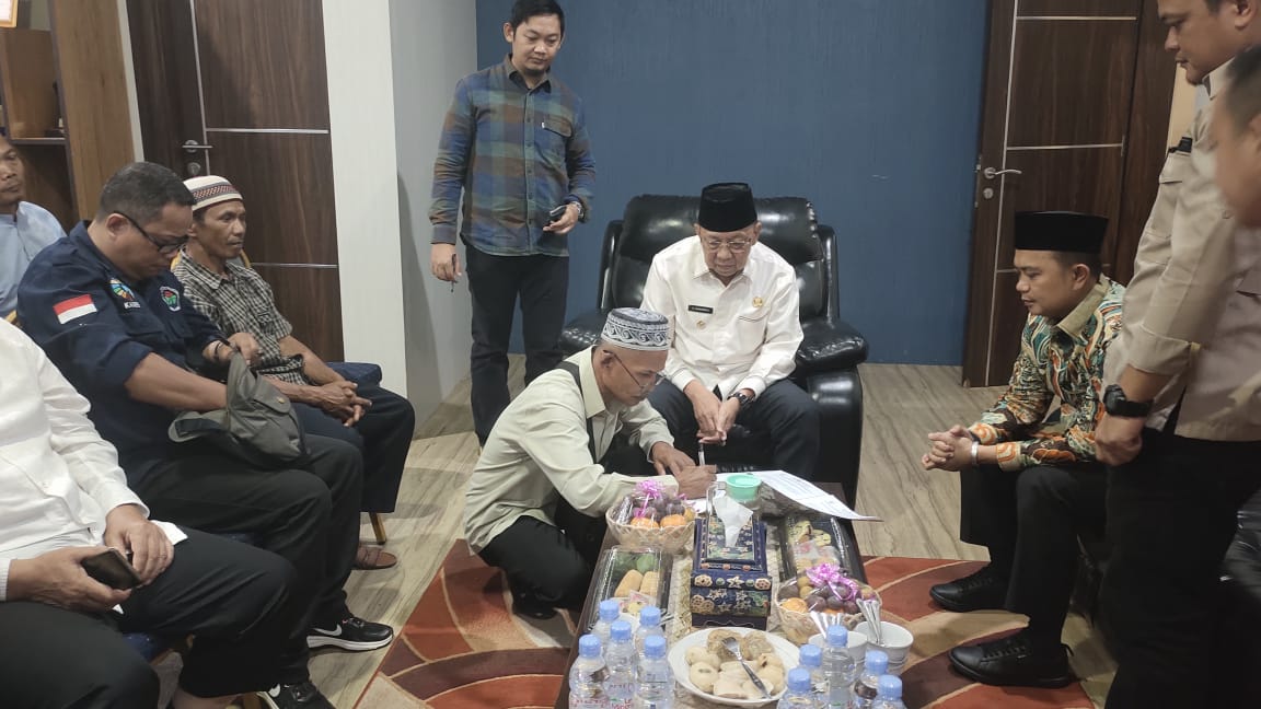 Pemprov Bengkulu Serahkan Bantuan Pembangunan Masjid untuk Korban Bencana Banjir 1 IMG 20231104 WA0045