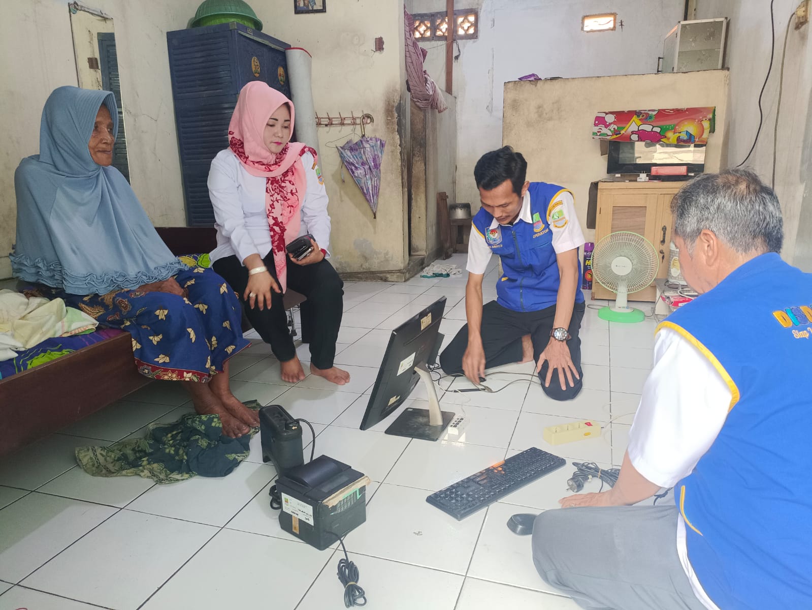Disdukcapil Kecamatan Cikarang Barat, Rekam KTP-el Lansia di Desa Kalijaya 2 IMG 20231214 WA0040