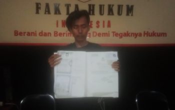 Muhammad Setiawan, saat berada di Kantor Redaksi Fakta Hukum Indonesia.