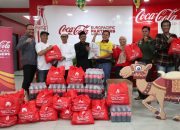 Coca-Cola Bagikan 2.700 Paket Sembako Lebaran